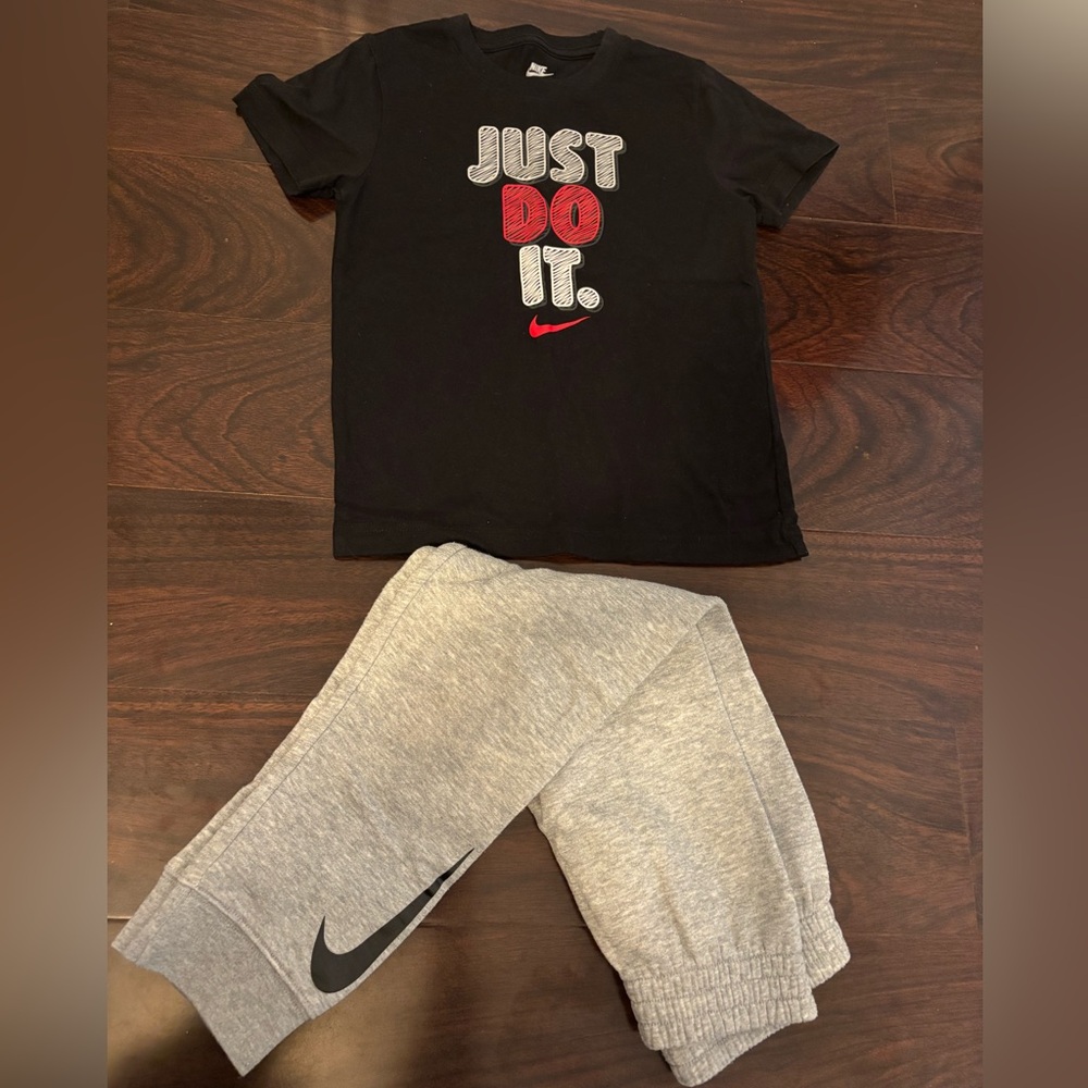 Nike "Just Do It" Shirt and Sweatpants sz 7